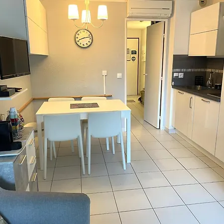 Apartmán Duplex Piscine Vue Wifi Parking Clim *